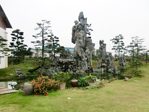 Hòn non bộ tiểu cảnh sân vườn